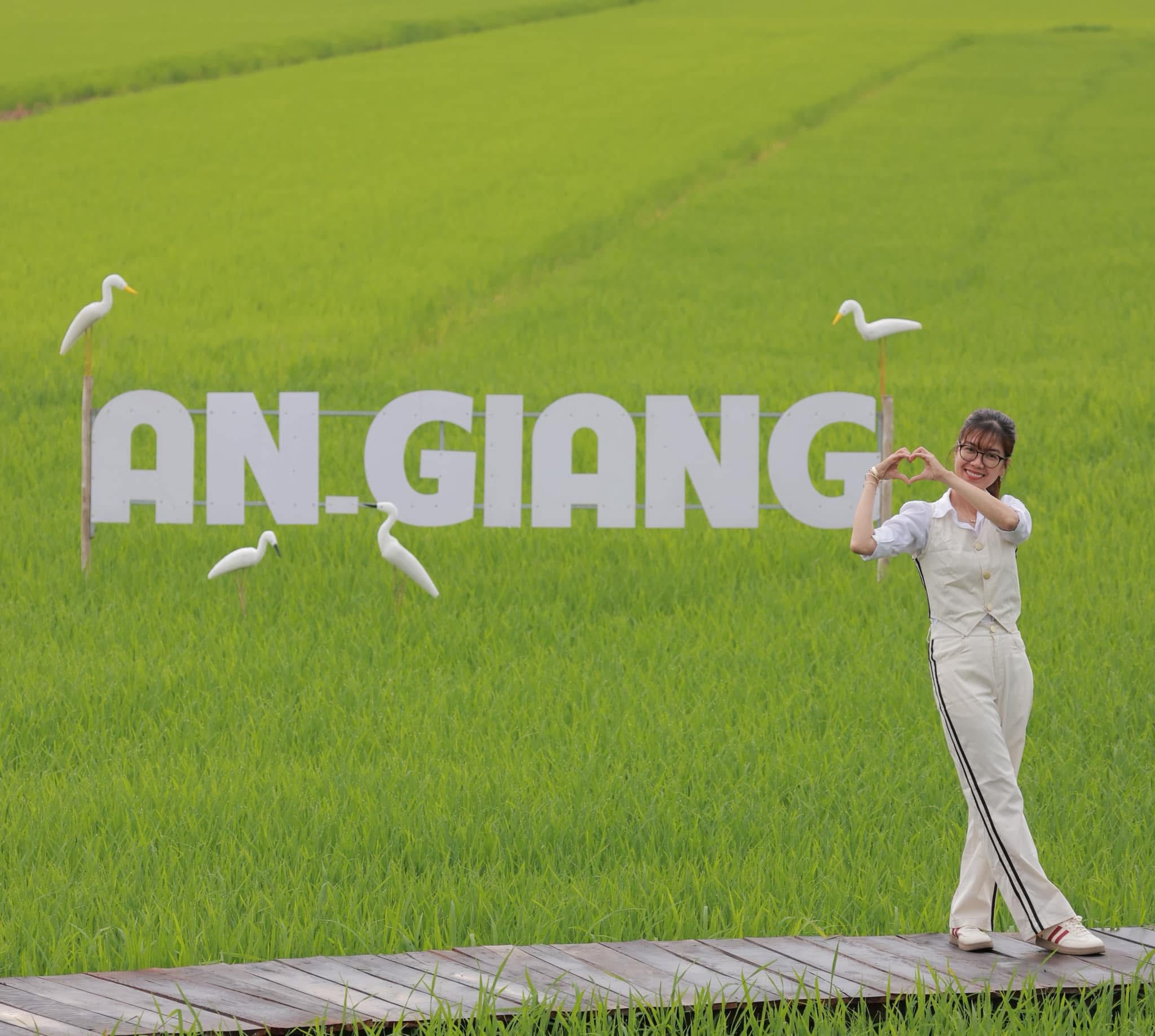 [Giá Rẻ] Bảng Giá Thuê Xe Đi An Giang - Chùa Bà Châu Đốc 